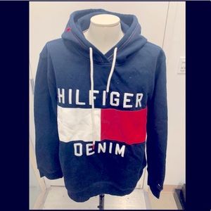 NAVY TH SWEATER